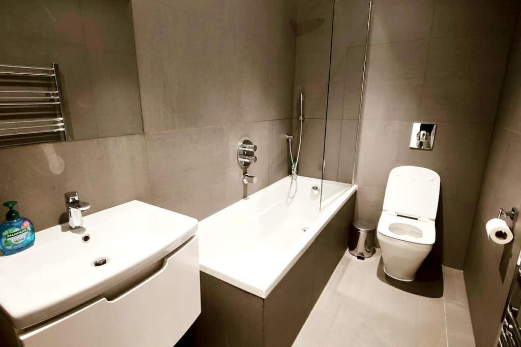 런던 Aldgate Flats In E1. 아파트 외부 사진